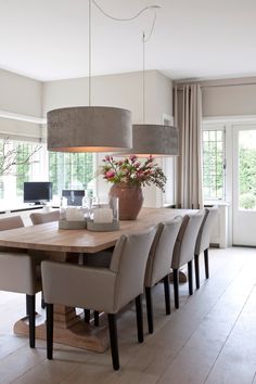 Dining room made to look more luxurious with lighting