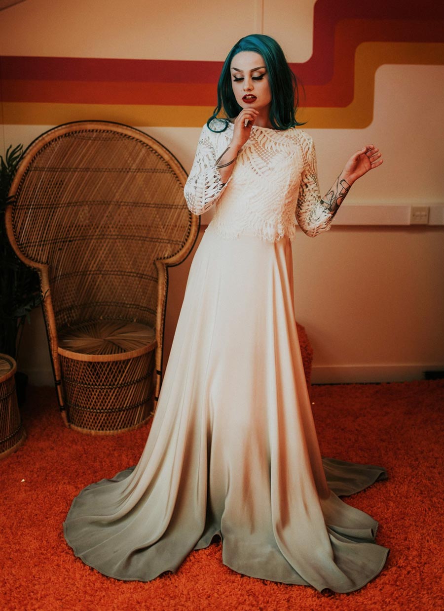 Retro Lace Wedding Dress