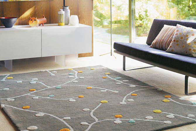 Floral based grey rug woolen