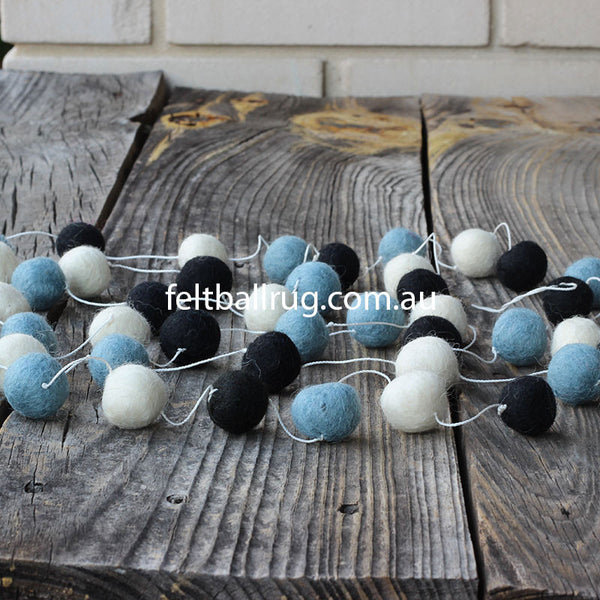 pom pom felt ball garland