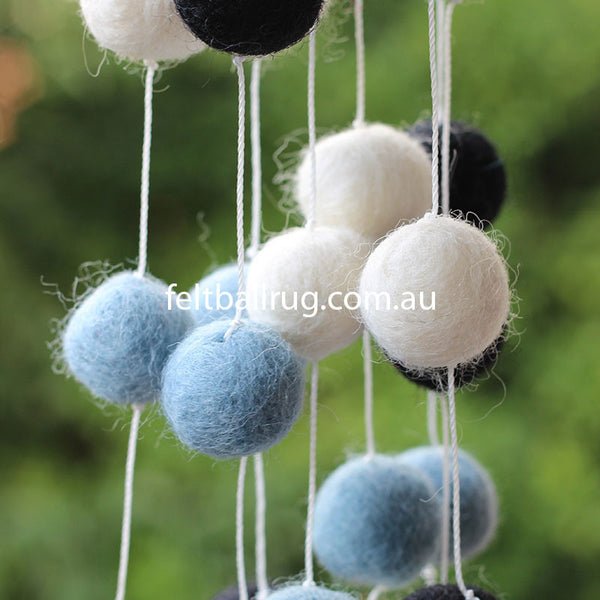 pom pom felt ball garland