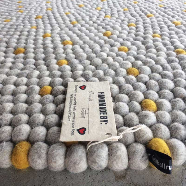 daisy dots felt ball rug