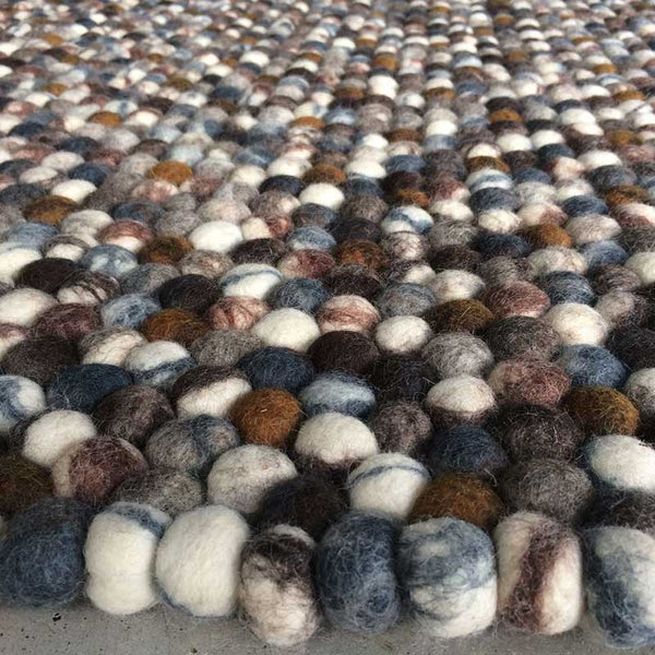 pebble stone felt ball rug