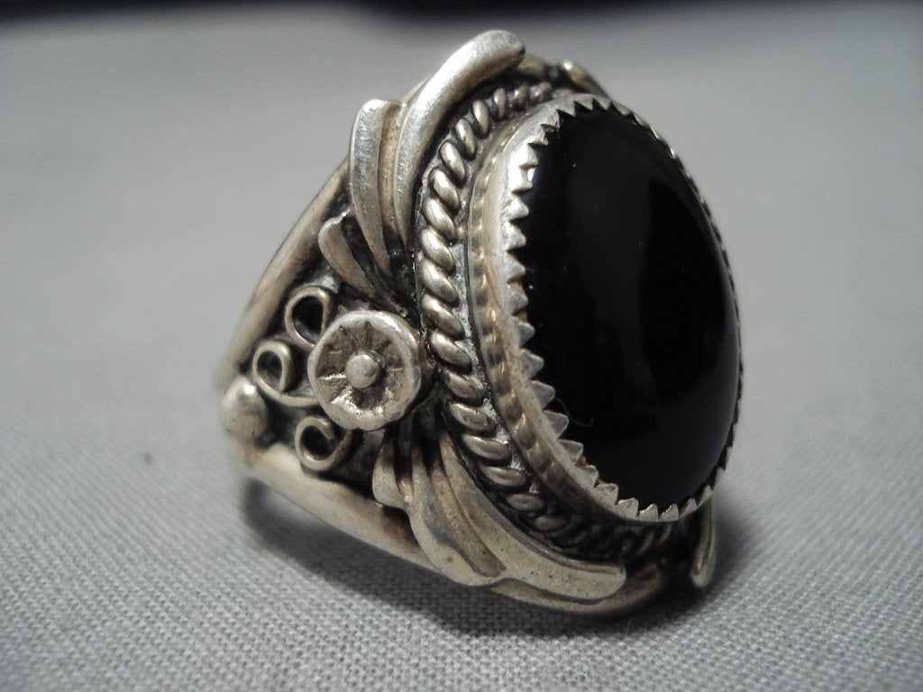 Huge Vintage Navajo Detailed Black Stone Sterling Silver Native American  Ring