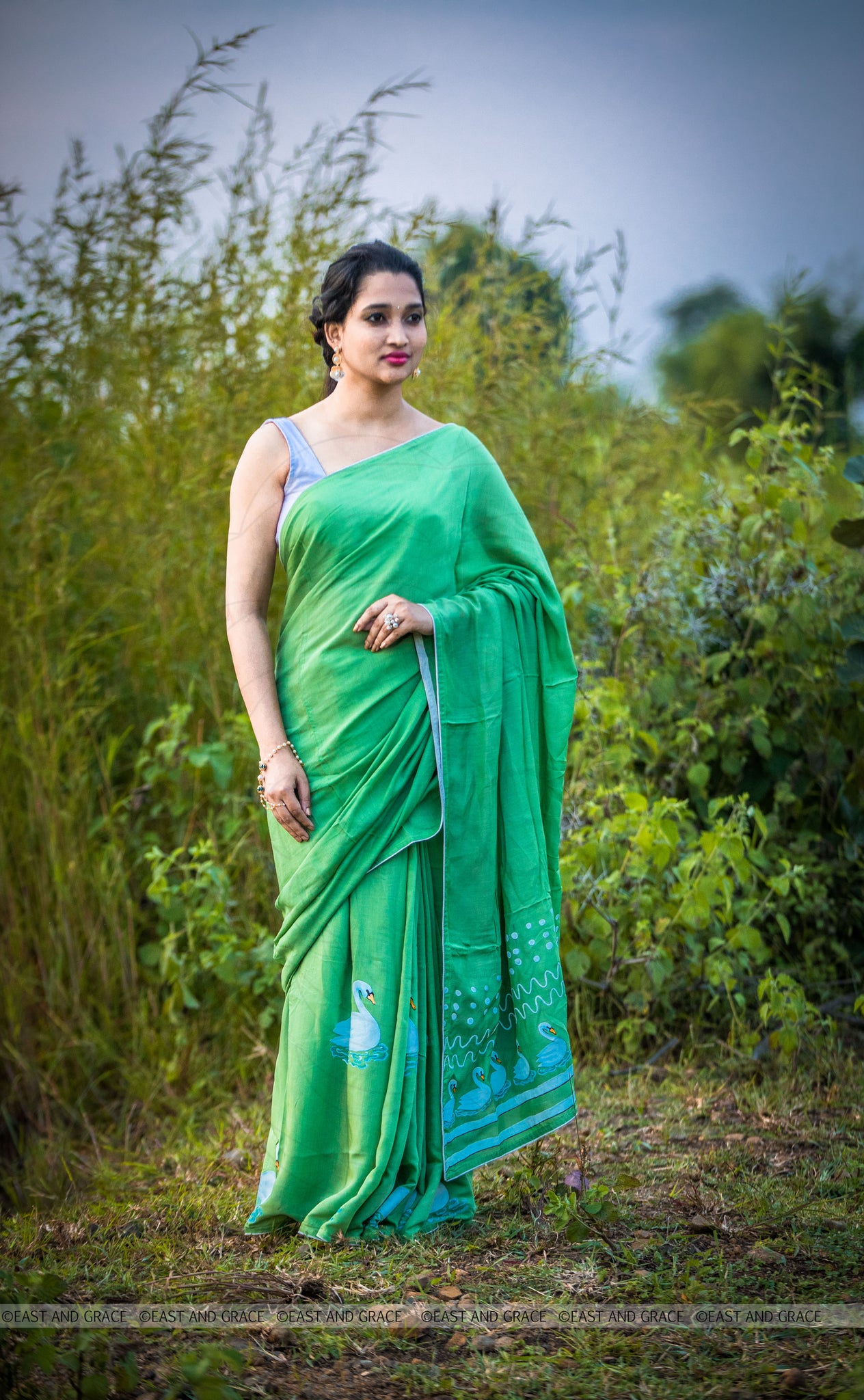 Mugdha Muslin-Cotton Hand-Painted Swans Saree