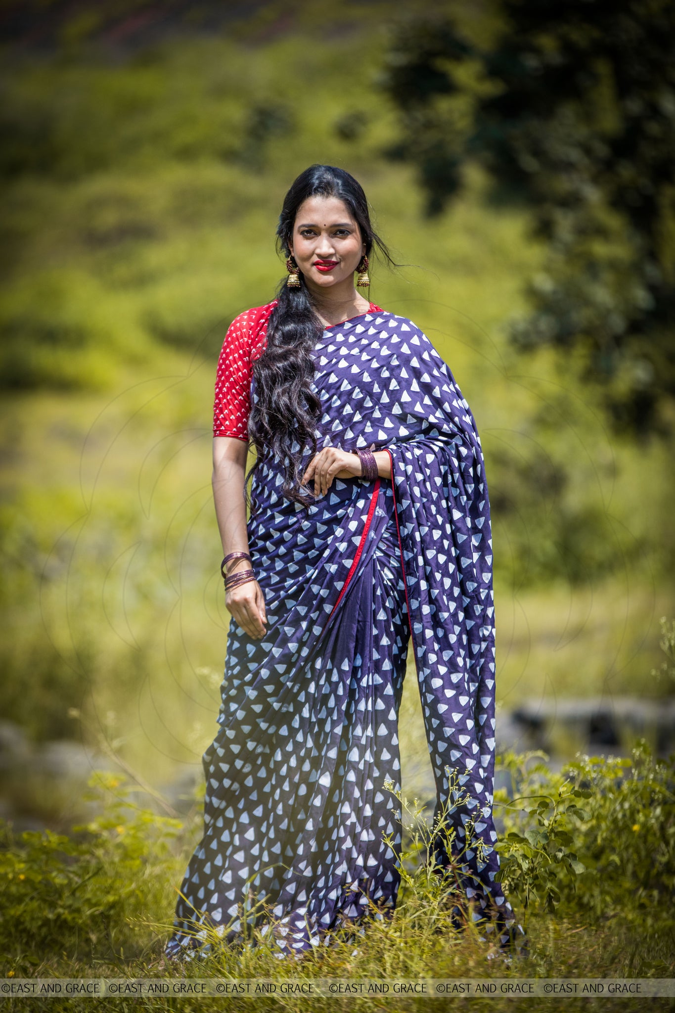 Shayantani Navy Blue Muslin-Cotton Hand-Painted Saree