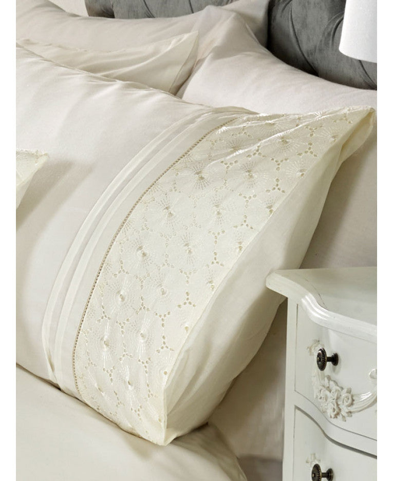 Everdean Floral Duvet Cover And Pillowcase Set Cream Ruffle