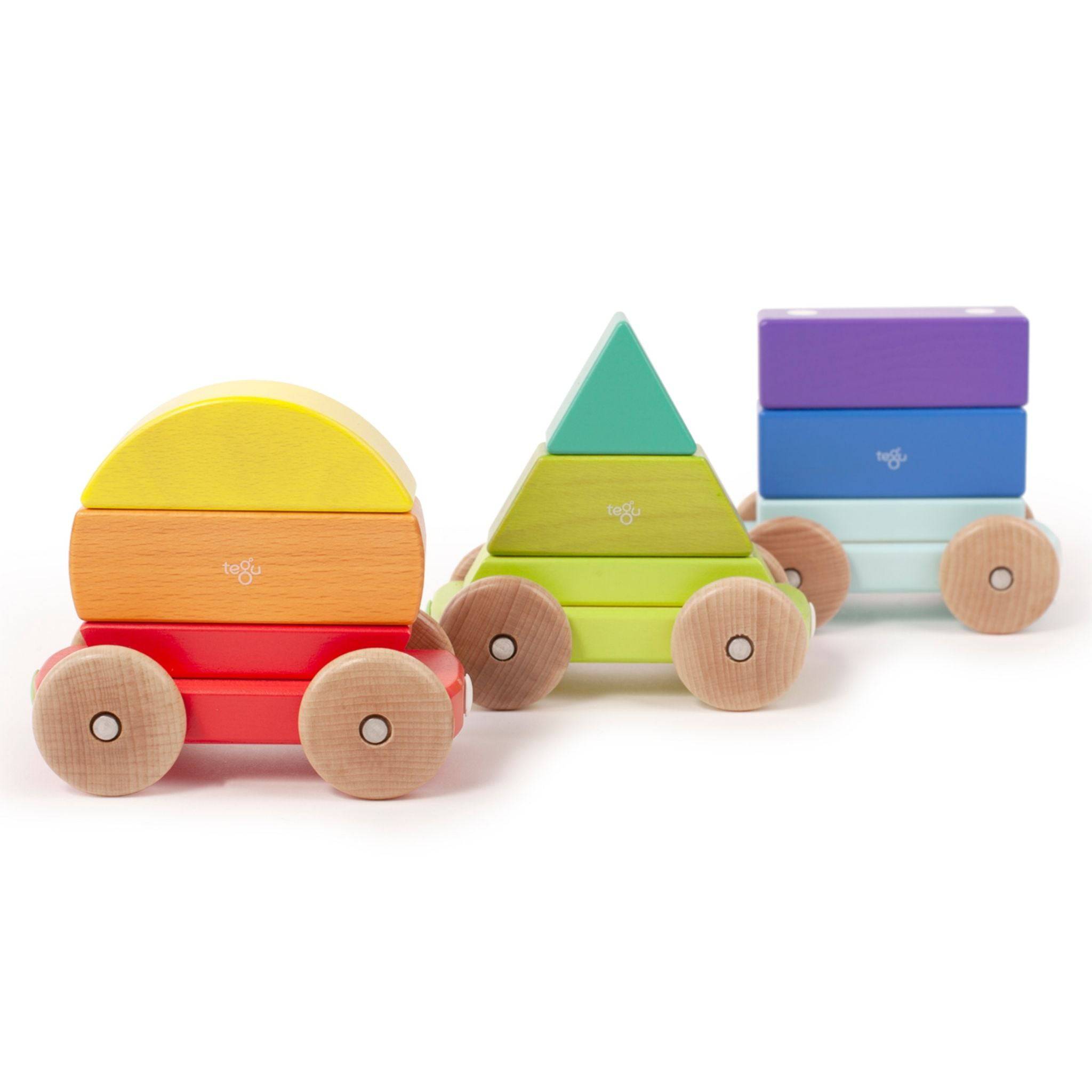 Wooden Stacking Toys Pull Along Train Toddler Pre School Wooden Toys with Magnet 