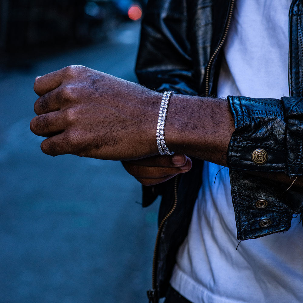 7 Awesome Men’s Jewelry Trends for Students to Rock on Campus