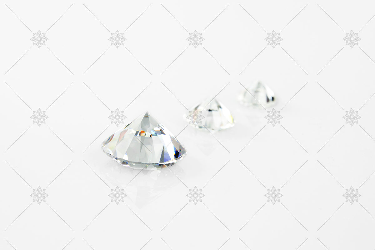 Diamonds in a row - certified GIA round diamonds