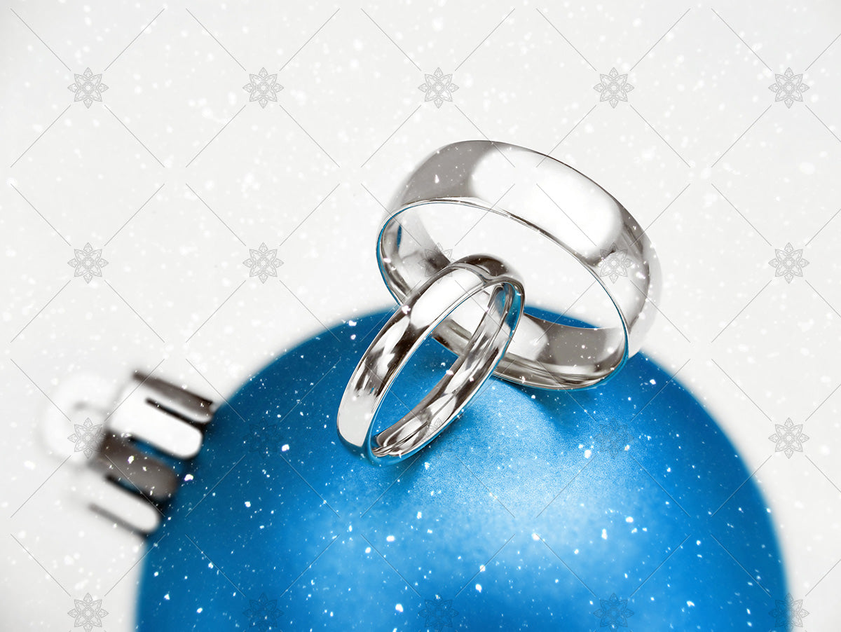 blue wedding rings bauble