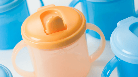 sippy cups, how to introduce sippy cup, introducing sippy cup | The Spoiled Mama