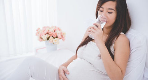 pregnancy stretch marks, hydrating pregnant woman, pregnancy safe skin care  | The Spoiled Mama, pregnancy skincare