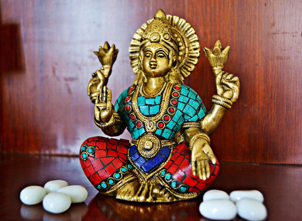 lakshmi idol