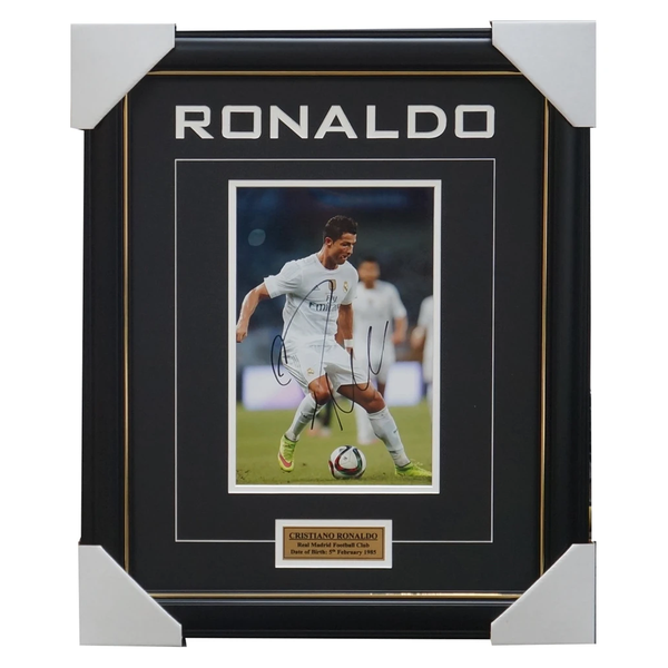 Cristiano Ronaldo Real Madrid Autographed 2011-12 Panini WCCF IC #319 BAS  Authenticated Card