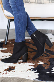 Walkin In Nashville Booties: Black - Cenkhaber