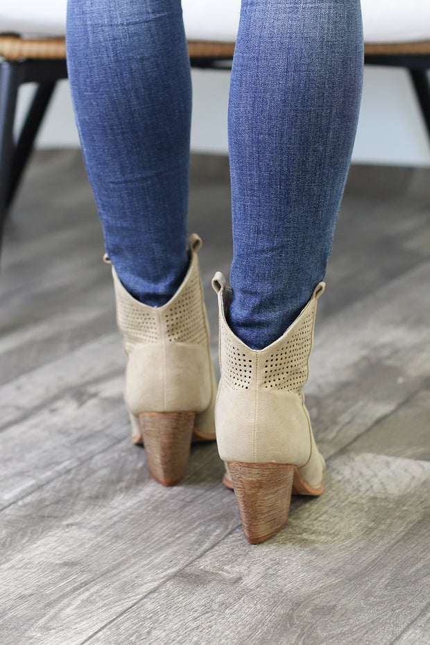 Press Replay Booties: Beige - Cenkhaber