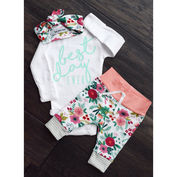 Gigi and Max adorable newborn floral set! This is so perfect for spring! 