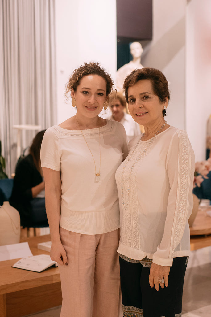 ELIANA PALOMO PEREZ Y MARIA DOLORES PEREZ