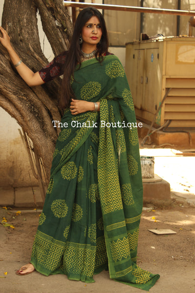 Green Handblock printed dabu saree with border. CC-MUL5-C8-The Chalk Boutique