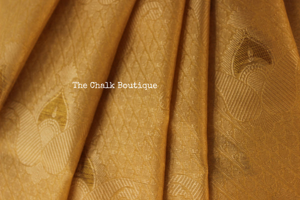 Cream Muslin Tanchoi Semi Katan Benarasi silk saree with all over weave. TCB-TN9-MC1