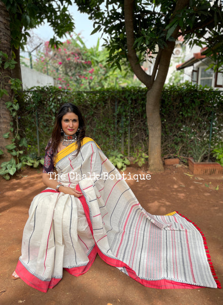 | Shuchi | White Handloom mark' handwoven begumpuri saree