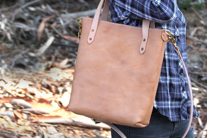 leather market tote bag