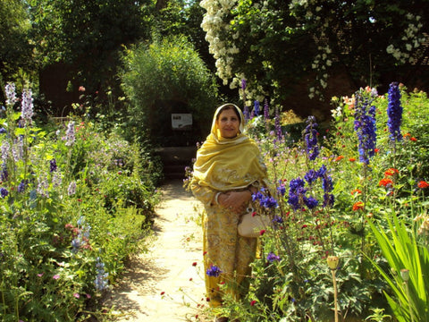 Meshar Mumtaz Bano at Anne Hathaways Garden Stratford Upon Avon UK 