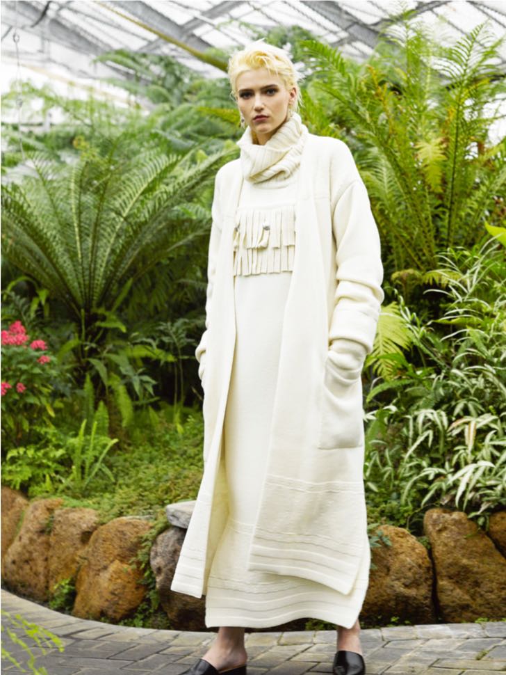 5-Knot Fringe Knitted Coat