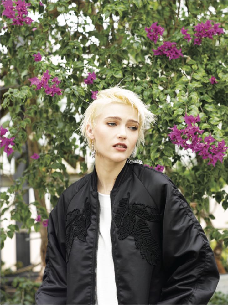 5-Knot Leaf Embroidered Jacket