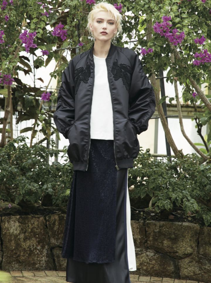 5-Knot Leaf Embroidered Jacket and Layered Skirt
