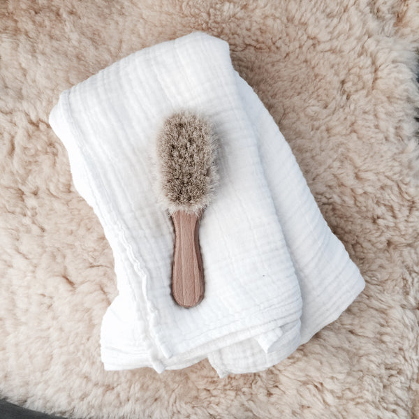 A high-quality hairbrush can become a long-lasting, cherished keepsake full of heart-warming memories of smiles, laughter, and cuddles with your little one. 