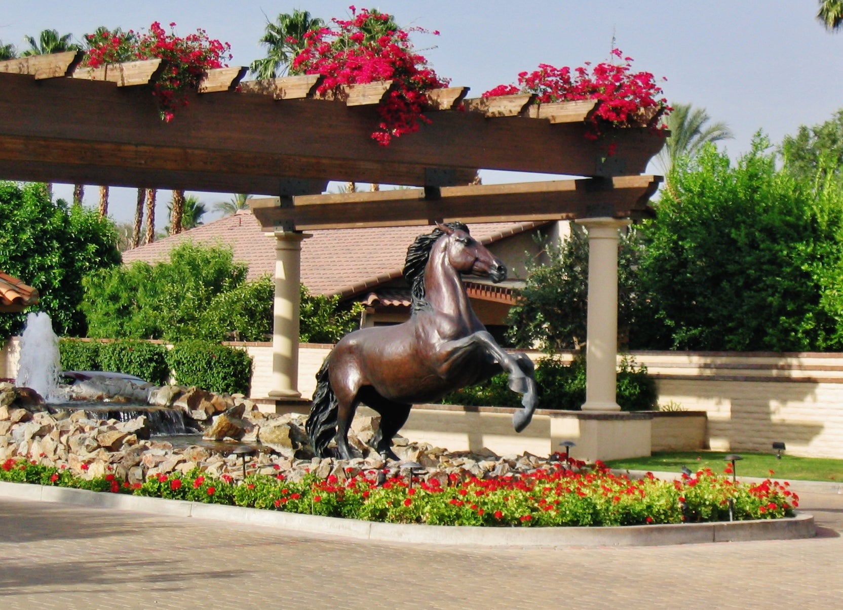 Spirit monumantal bronze horse statue rancho mirage