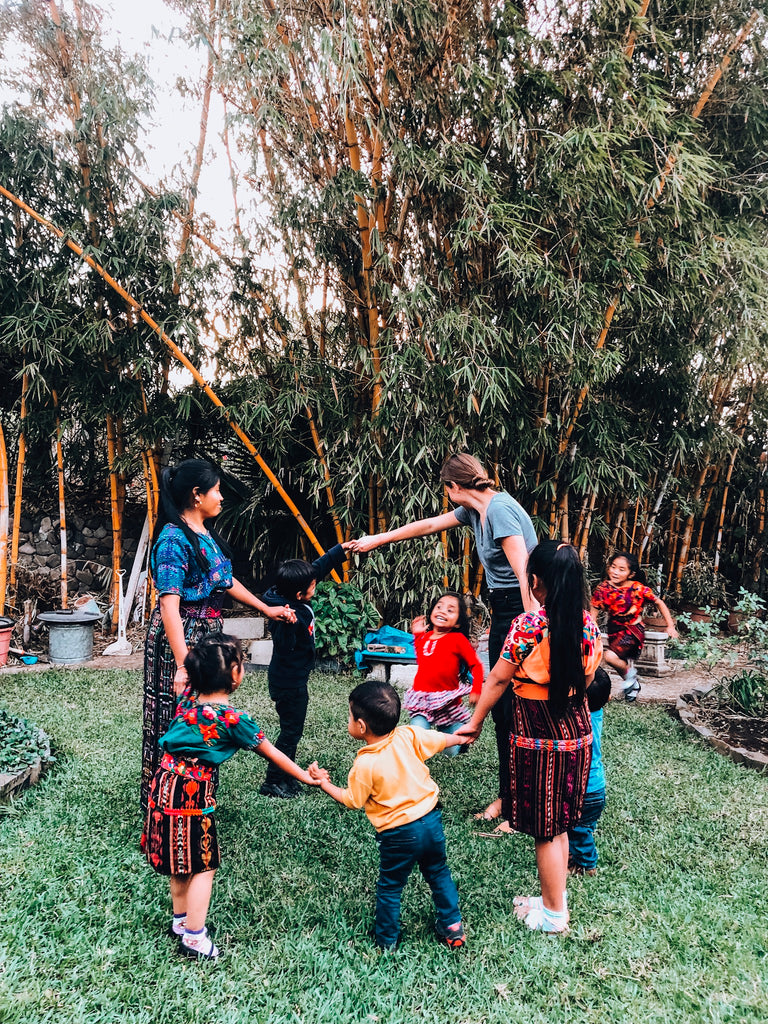 hiptipico ethical travel, cultural immersion tours, best ways to experience a country authentically, english guided tours in Guatemala, learn to weave in Guatemala, community involvement panajachel