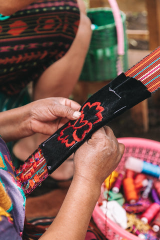 guatemalan fajas, embroidering textiles, backstrap loom, maya cultural traditions