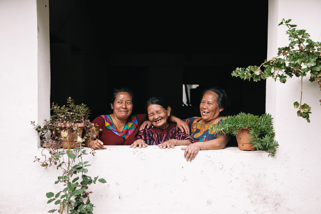 maya cultural tours, authentic guatemala experience, guatemalan weaving traditions, maya family life, guatemala female artisan opportunities