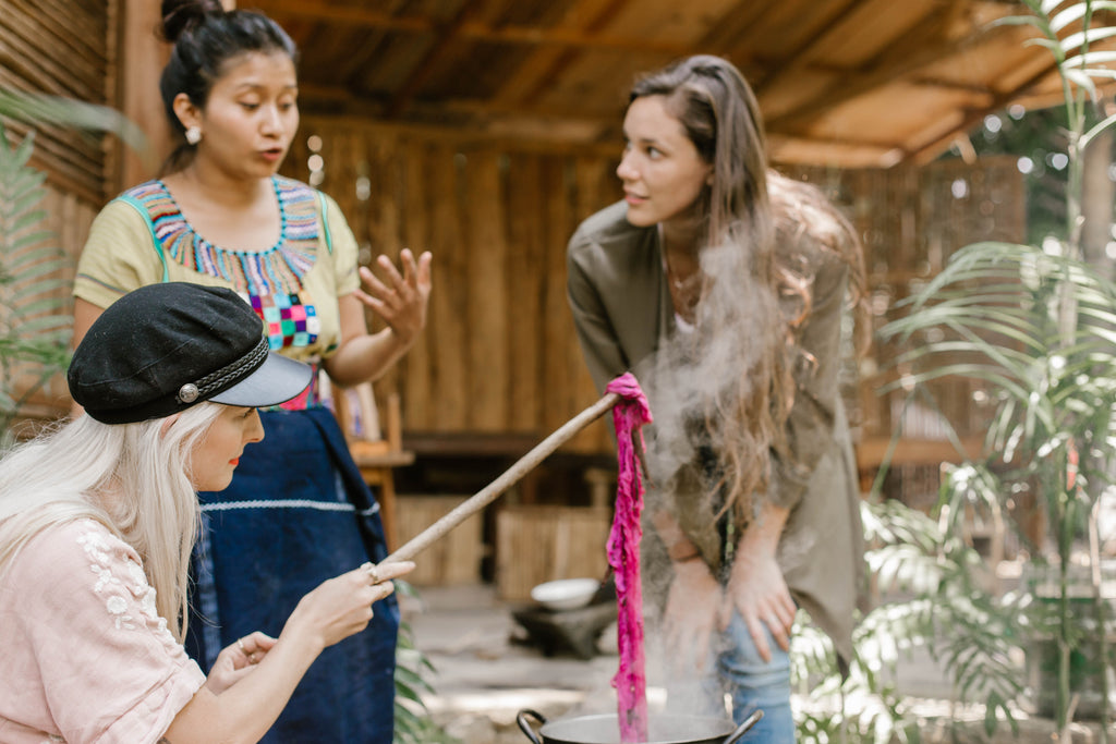 Hiptipico founder Alyssa in dyeing work shop, naturally dyed textiles, naturally died fabric, natural dyeing workshops, natural dyeing in Guatemala