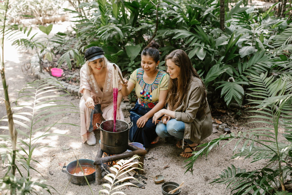 Hiptipico founder Alyssa smiles with artisan partner at natural dyeing workshop, naturally dyed textiles, naturally died fabric, natural dyeing workshops, natural dyeing in Guatemala