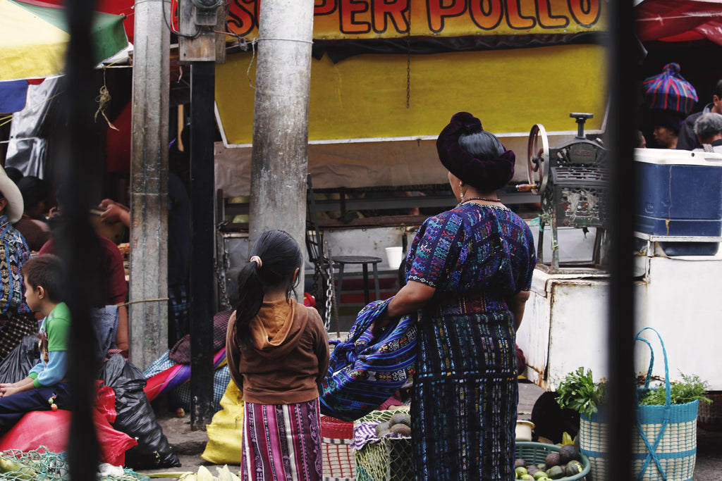 Hiptipico ethical travel blog, guatemalan culture blog, maya culture, women in guatemala, female artisans guatemala, motherhood in guatemala, women and children in central america, maya artisans 