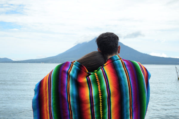 hiptipico lifestyle blog ethical fashion guatemala, mexican woven blanket