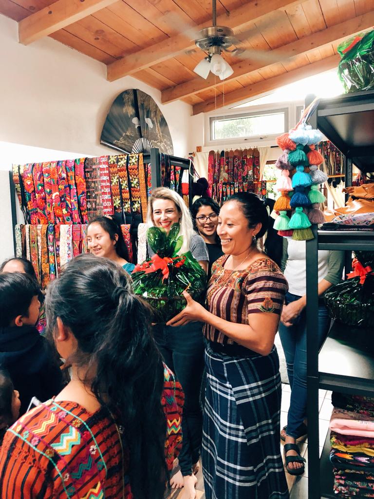 reusable gifts, sharing with community, showing appreciation for artisans, hiptipico holiday party,  chontala artisan visits 