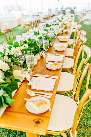 white roses wedding table