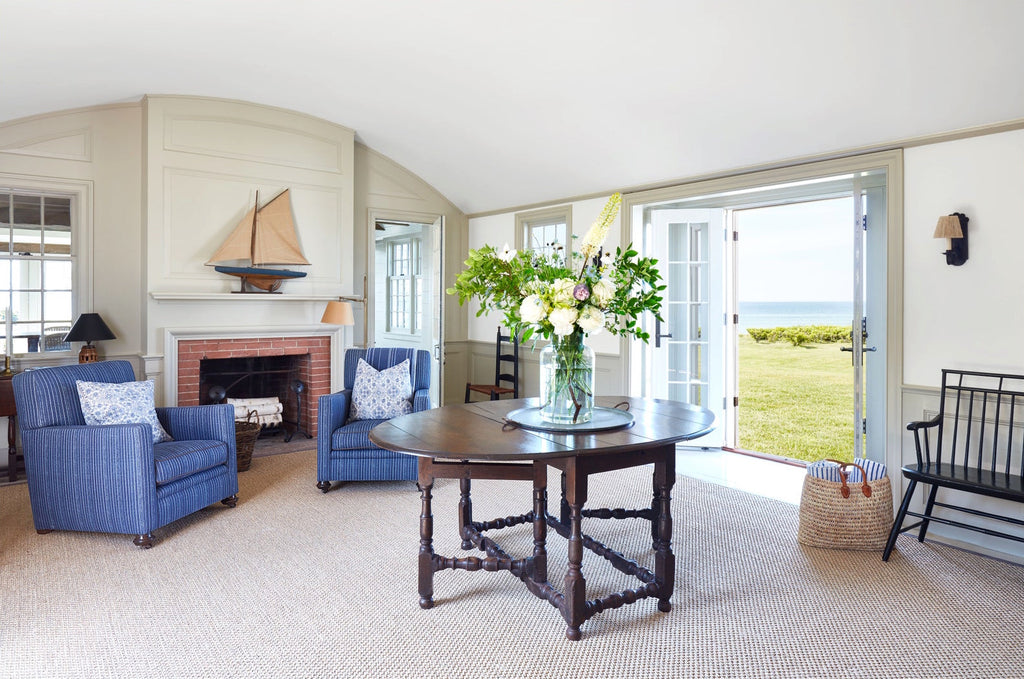 A classic cape cod style house on martha's vineyard