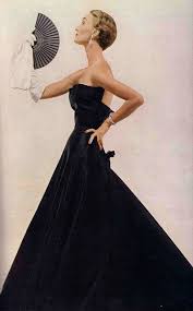 Cristian Dior model with hand-fan V&A exhibition for design and fan lovers