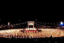 Yamaga Toro Matsuri -- Picture of Main Stage and 1000 dancers with paper lantern head dresses