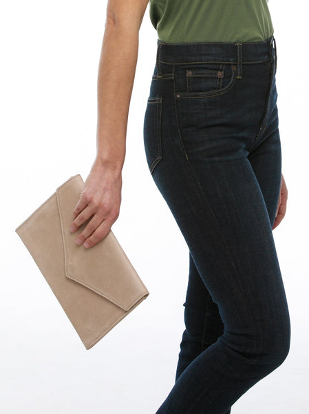 Tigist Clutch Leather