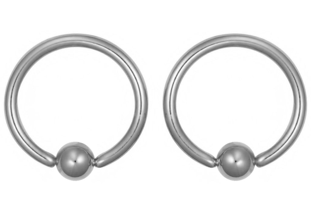 These CBR rings are made with solid Grade 23 Titanium. They are 16 gauge and 11 mm in diameter with 4 mm balls.