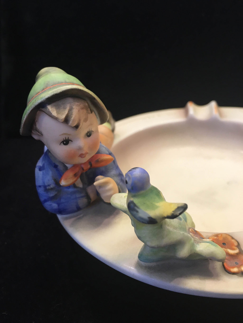 hummel ashtray boy with bird