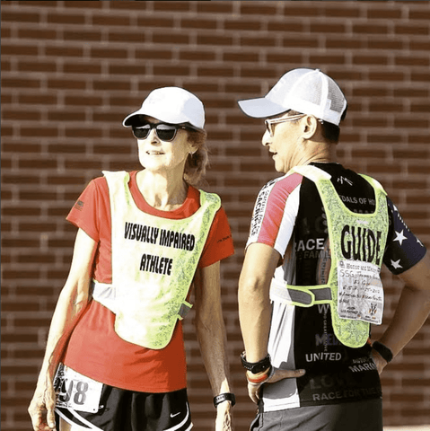 RUSEEN Reflective Apparel - Reflective Vest Sizing Example - Blind Runner & Guide