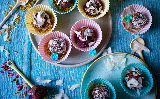 raw cacao coconut fudge balls